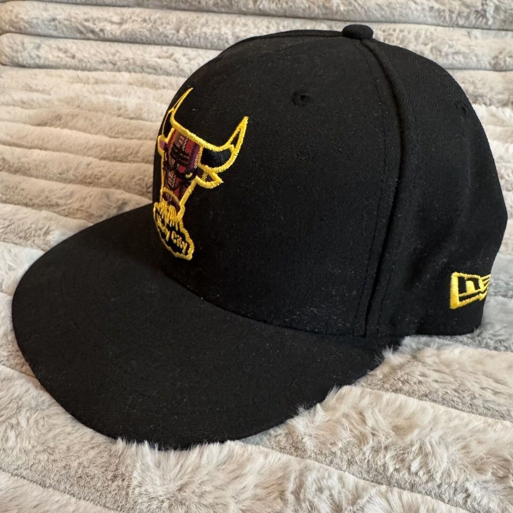 Chicago Bulls New Era 59FIFTY Fitted Hat Size‎ 7-1/2 Rastafarian Windy City RARE